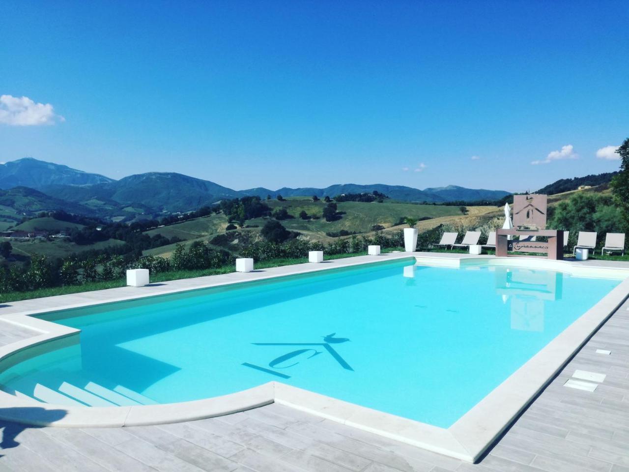 Agriturismo Le Capannacce Urbania Exterior photo